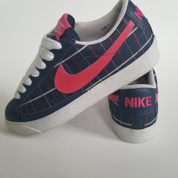 Nike Shoes - Like new Navy and Pink Nike Blazer, low